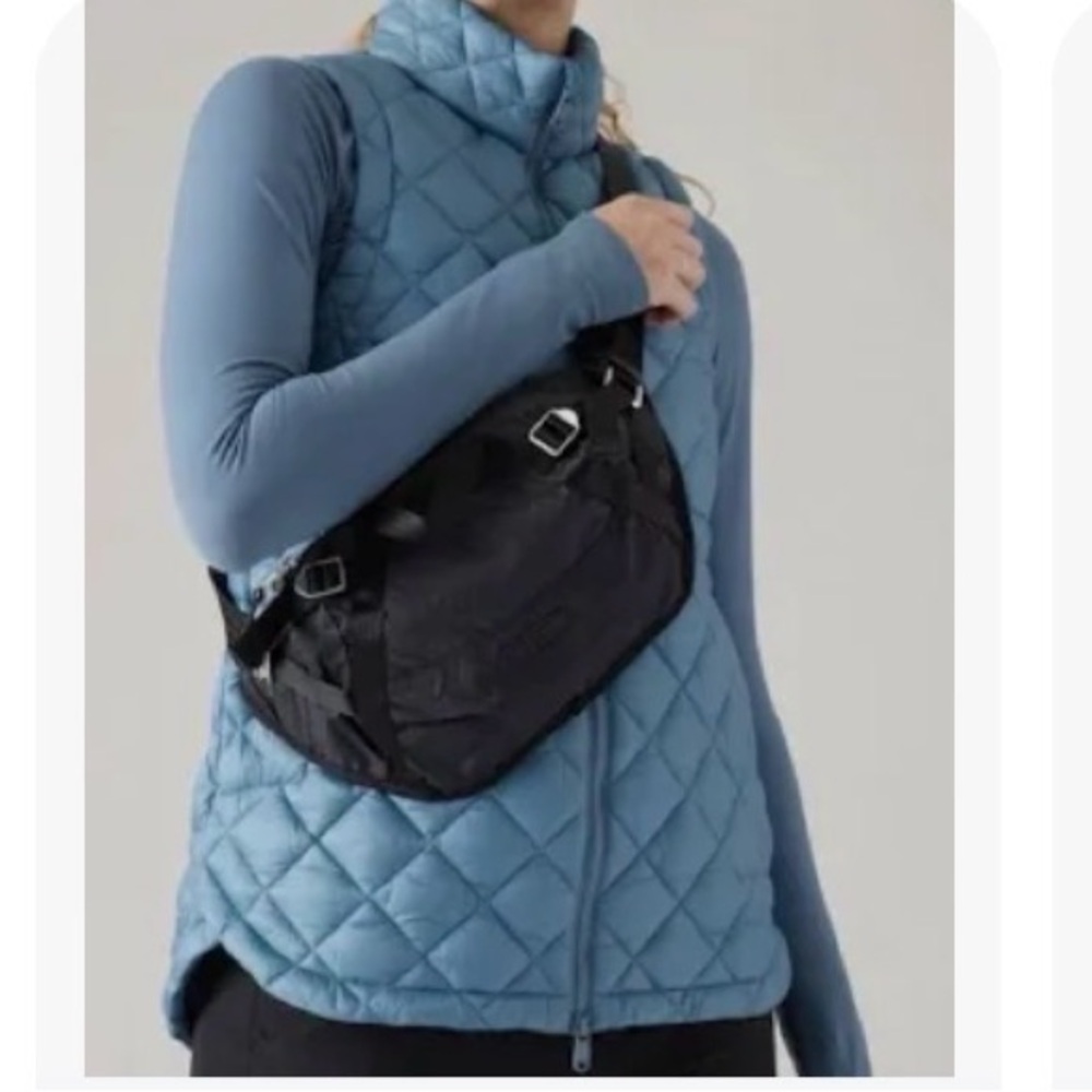 Athleta Excursion Waistbag /Crossbody bag- Women